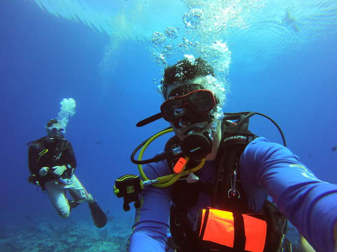ZSL researcher David Curnick diving underwater